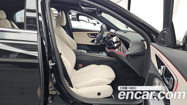Mercedes-Benz E-Class E300 4MATIC AMG Line