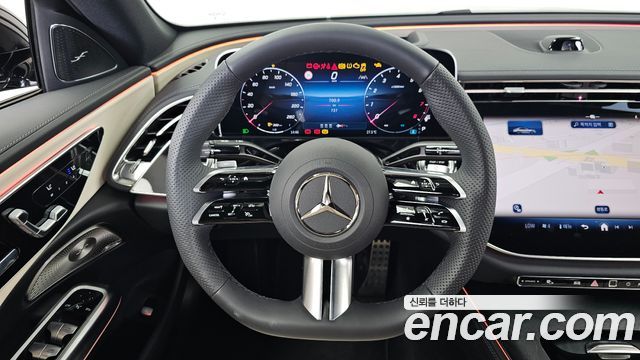 Mercedes-Benz E-Class E300 4MATIC AMG Line