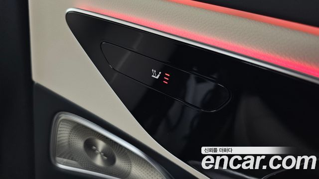 Mercedes-Benz E-Class E300 4MATIC AMG Line