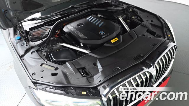 BMW 7-Series 745e iPerformance M Sport