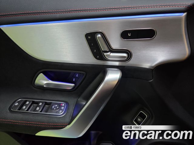 Mercedes-Benz CLA-Class CLA250 4MATIC