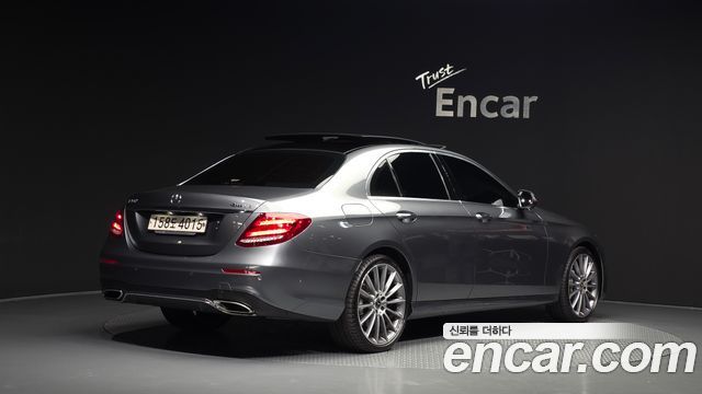 Mercedes-Benz E-Class E350 4MATIC AMG Line
