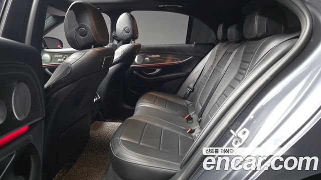 Mercedes-Benz E-Class E350 4MATIC AMG Line