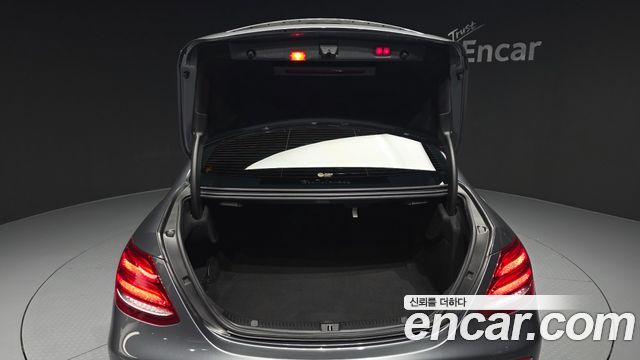Mercedes-Benz E-Class E350 4MATIC AMG Line