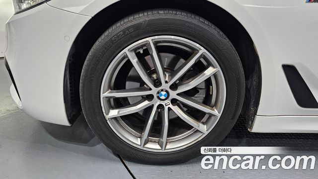 BMW 5-Series 520d xDrive M Sport Package Plus