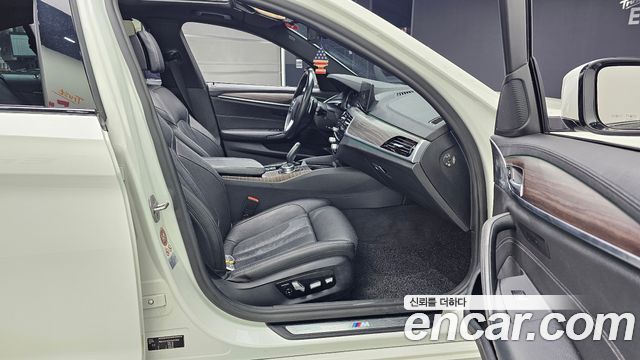 BMW 5-Series 520d xDrive M Sport Package Plus