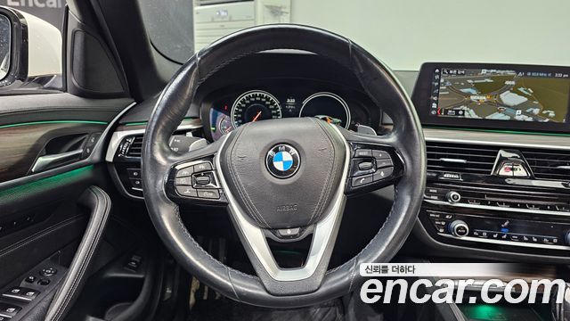 BMW 5-Series 520d xDrive M Sport Package Plus