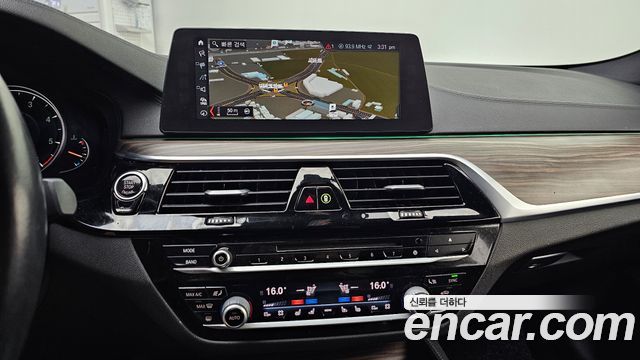 BMW 5-Series 520d xDrive M Sport Package Plus