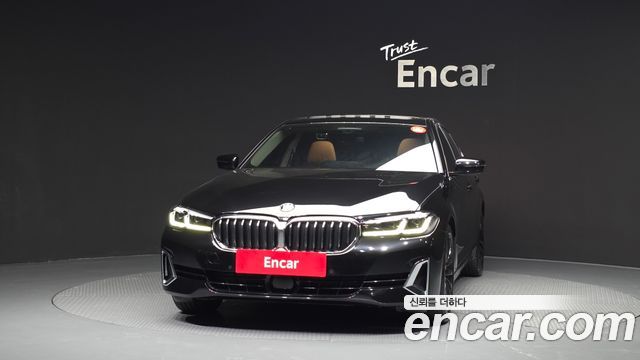BMW 5-Series 520i Luxury