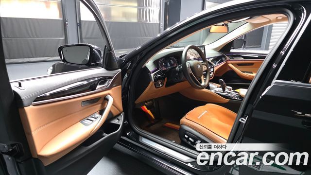 BMW 5-Series 520i Luxury