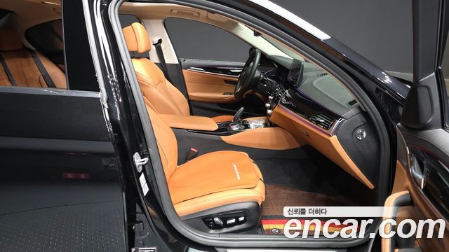 BMW 5-Series 520i Luxury