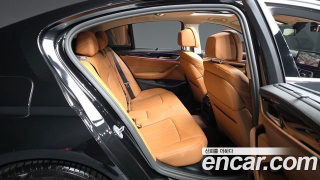 BMW 5-Series 520i Luxury