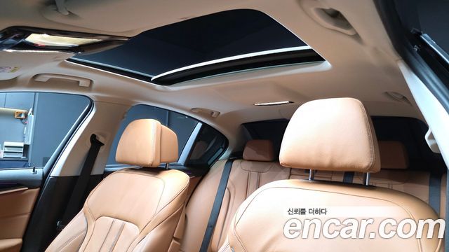 BMW 5-Series 520i Luxury