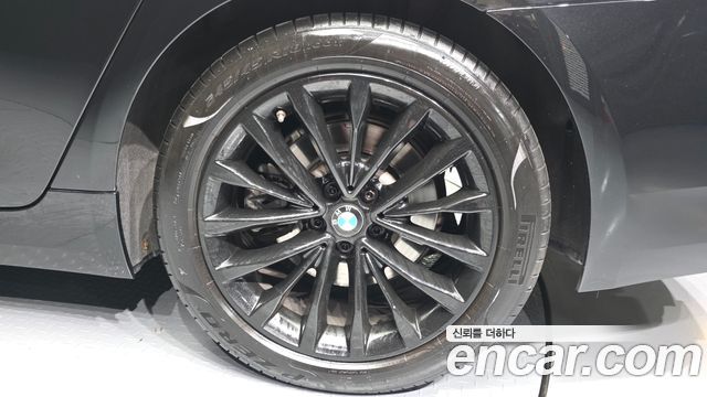 BMW 5-Series 520i Luxury