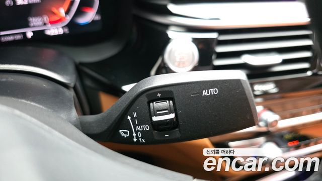 BMW 5-Series 520i Luxury
