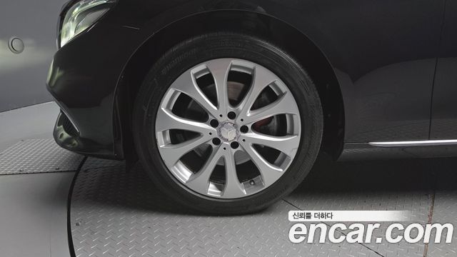 Mercedes-Benz E-Class E220d Exclusive