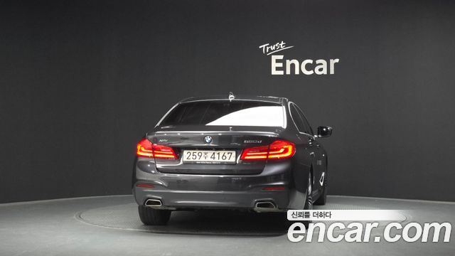 BMW 5-Series 520d xDrive M Sport Package Plus