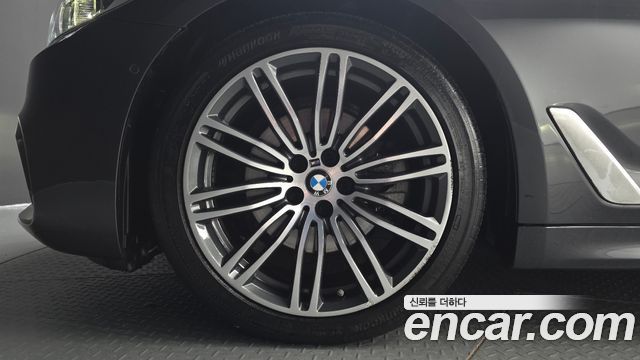BMW 5-Series 520d xDrive M Sport Package Plus