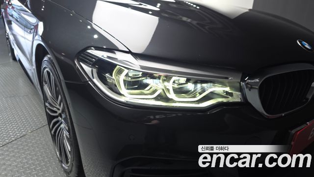 BMW 5-Series 520d xDrive M Sport Package Plus