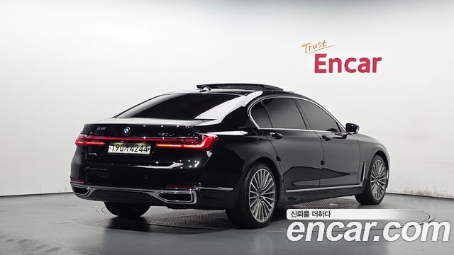 BMW 7-Series 740Li xDrive Design Pure Excellence