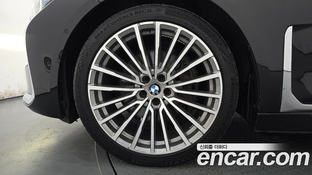 BMW 7-Series 740Li xDrive Design Pure Excellence