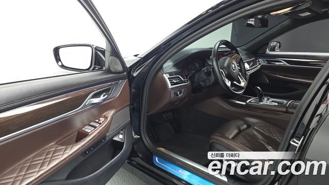 BMW 7-Series 740Li xDrive Design Pure Excellence