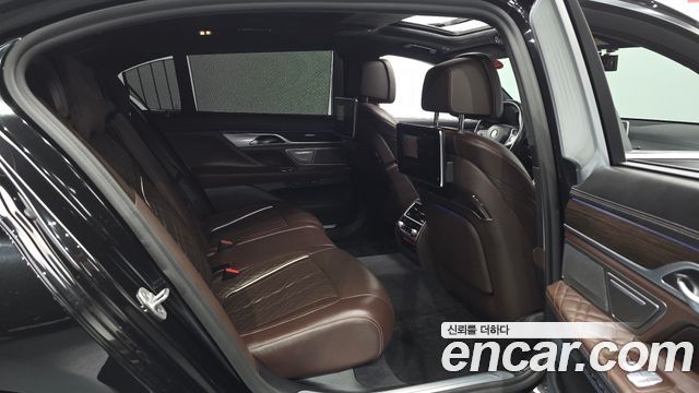 BMW 7-Series 740Li xDrive Design Pure Excellence