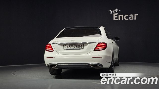 Mercedes-Benz E-Class E300e Exclusive