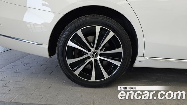 Mercedes-Benz E-Class E300e Exclusive