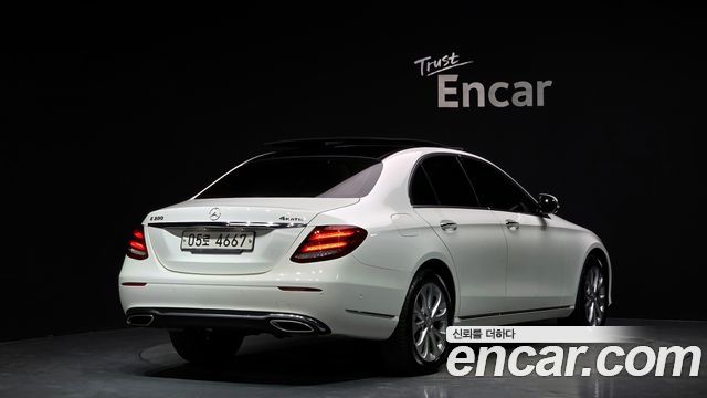 Mercedes-Benz E-Class E300 4MATIC Exclusive