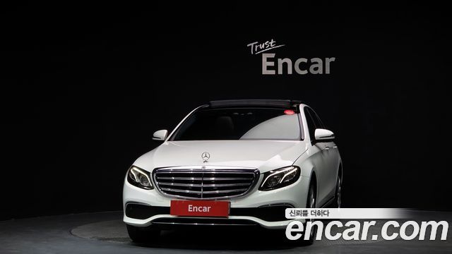 Mercedes-Benz E-Class E300 4MATIC Exclusive
