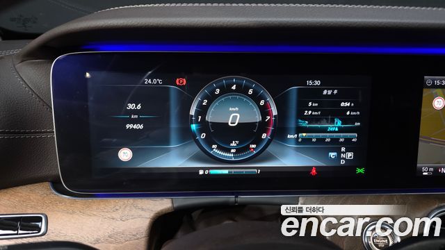 Mercedes-Benz E-Class E300 4MATIC Exclusive