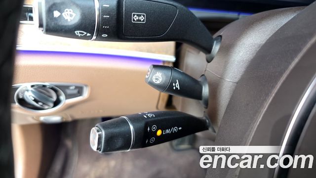 Mercedes-Benz E-Class E300 4MATIC Exclusive
