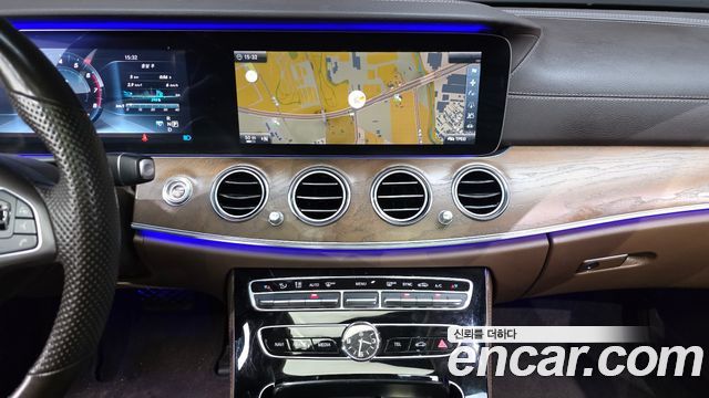 Mercedes-Benz E-Class E300 4MATIC Exclusive