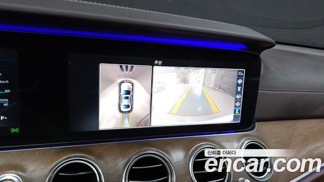 Mercedes-Benz E-Class E300 4MATIC Exclusive