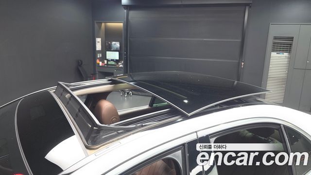 Mercedes-Benz E-Class E300 4MATIC Exclusive