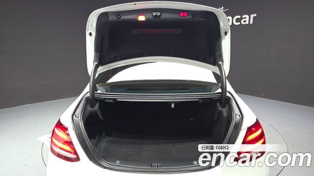 Mercedes-Benz E-Class E300 4MATIC Exclusive
