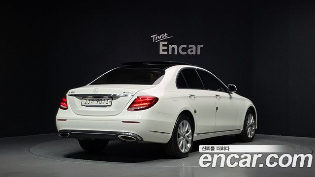 Mercedes-Benz E-Class E300 4MATIC Exclusive