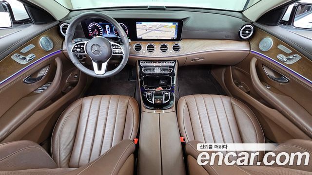 Mercedes-Benz E-Class E300 4MATIC Exclusive