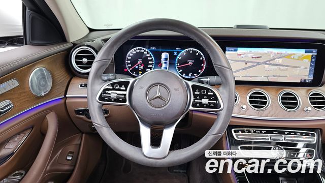 Mercedes-Benz E-Class E300 4MATIC Exclusive