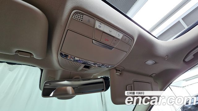 Mercedes-Benz E-Class E300 4MATIC Exclusive