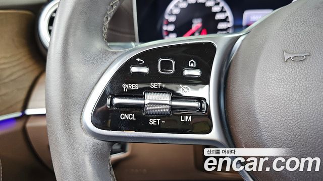 Mercedes-Benz E-Class E300 4MATIC Exclusive