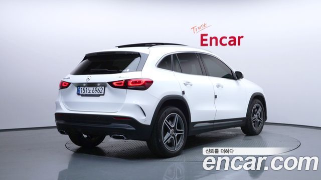 Mercedes-Benz GLA-Class GLA250 4MATIC