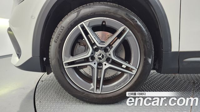 Mercedes-Benz GLA-Class GLA250 4MATIC