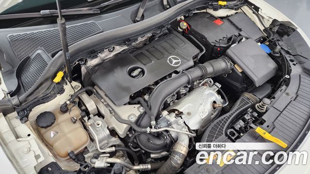 Mercedes-Benz GLA-Class GLA250 4MATIC