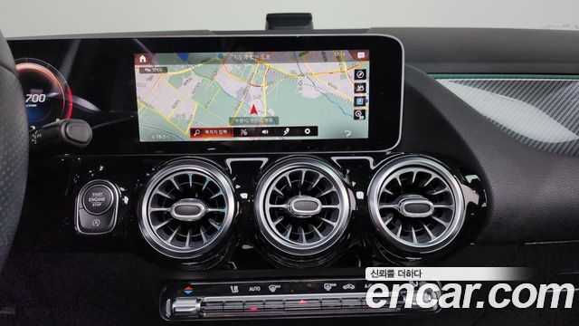 Mercedes-Benz GLA-Class GLA250 4MATIC