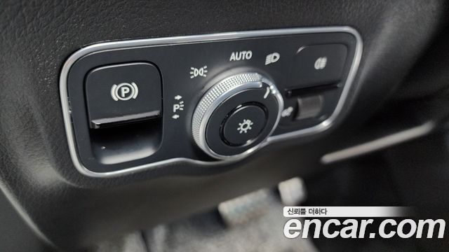 Mercedes-Benz GLA-Class GLA250 4MATIC