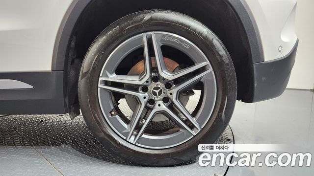 Mercedes-Benz GLA-Class GLA250 4MATIC