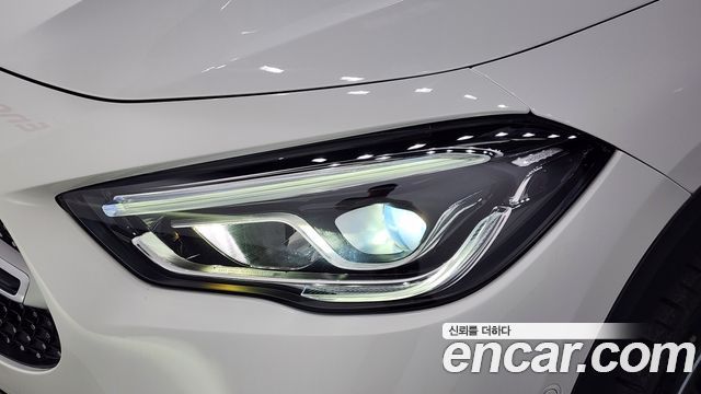 Mercedes-Benz GLA-Class GLA250 4MATIC