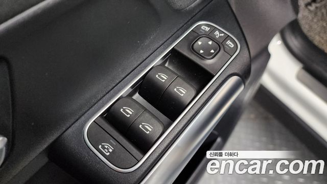 Mercedes-Benz GLA-Class GLA250 4MATIC